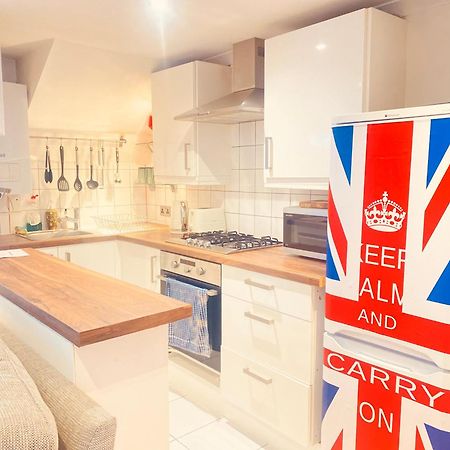 Stunning, Stylish Garden Flat In The Heart Of Wimbledon Apartment Londra Exterior foto