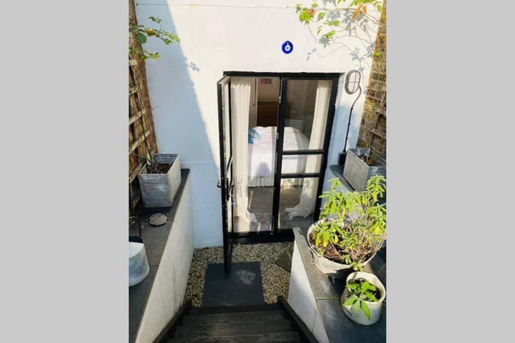 Stunning, Stylish Garden Flat In The Heart Of Wimbledon Apartment Londra Exterior foto