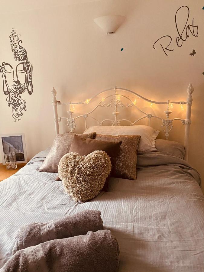 Stunning, Stylish Garden Flat In The Heart Of Wimbledon Apartment Londra Exterior foto