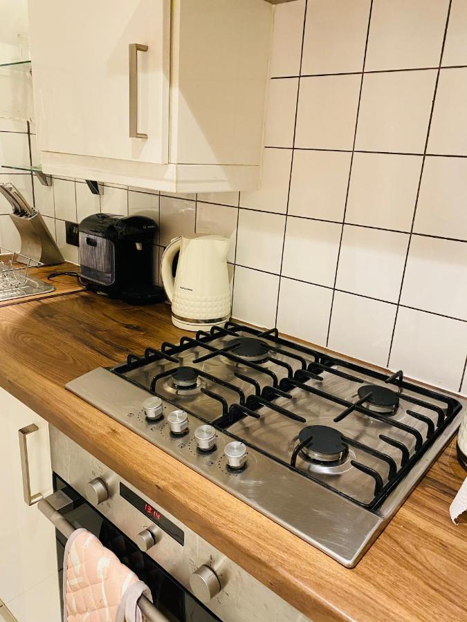 Stunning, Stylish Garden Flat In The Heart Of Wimbledon Apartment Londra Exterior foto