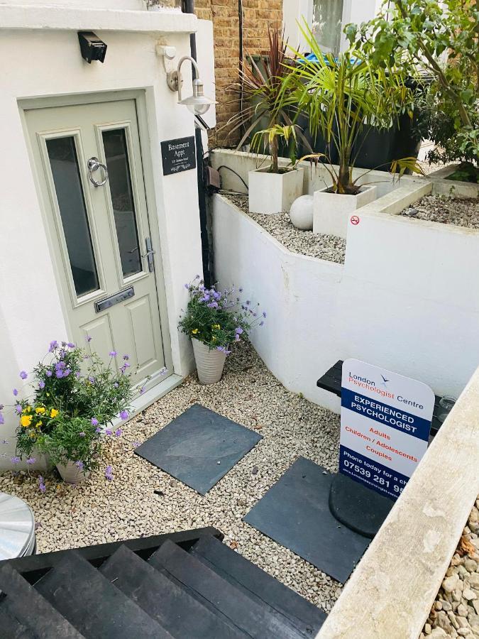 Stunning, Stylish Garden Flat In The Heart Of Wimbledon Apartment Londra Exterior foto