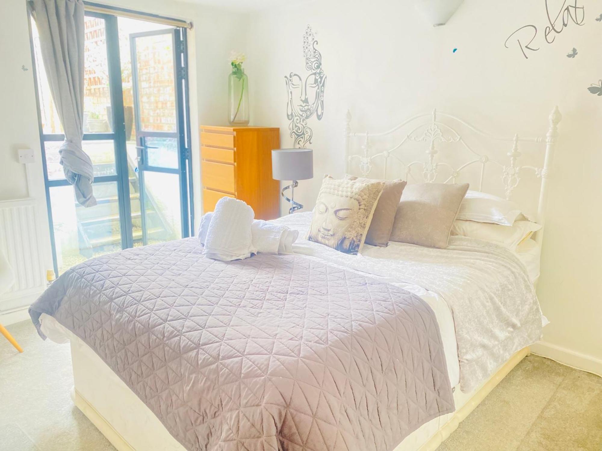 Stunning, Stylish Garden Flat In The Heart Of Wimbledon Apartment Londra Exterior foto